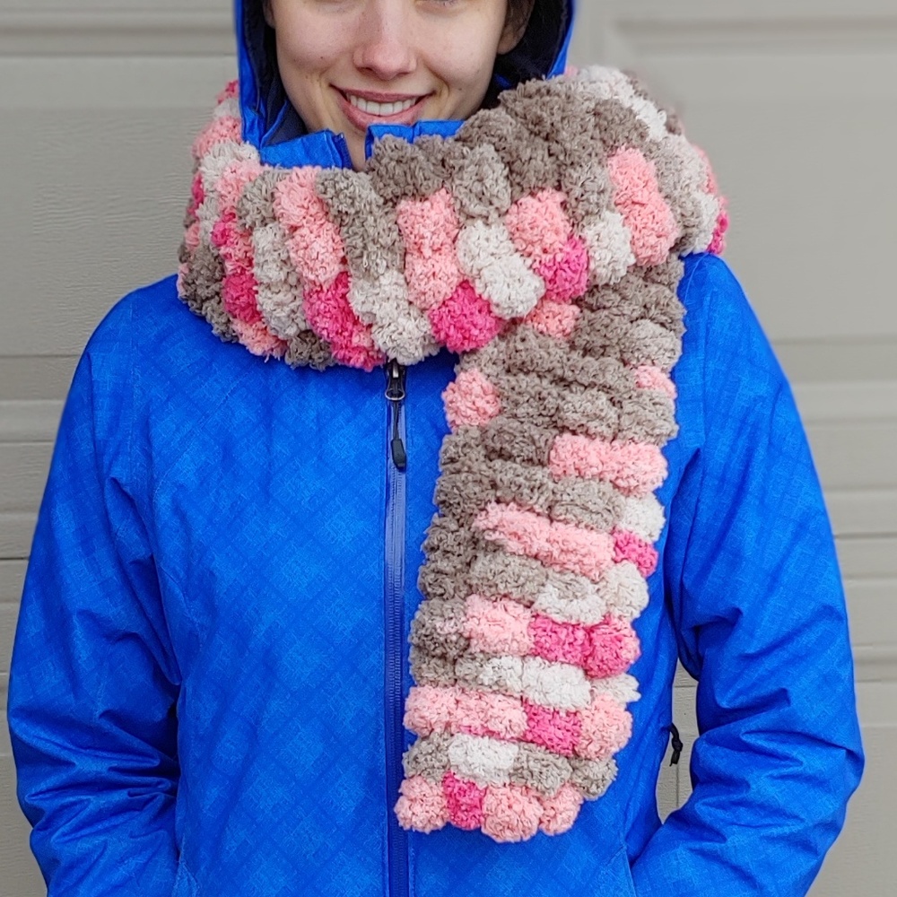 RED HEART WOMEN'S SCARF